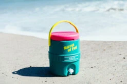 IGLOO Retro Barrel Of Fun 2 Gallon -Outdoor Camping Store kc88273d206089a3a71fec21ebeffb697