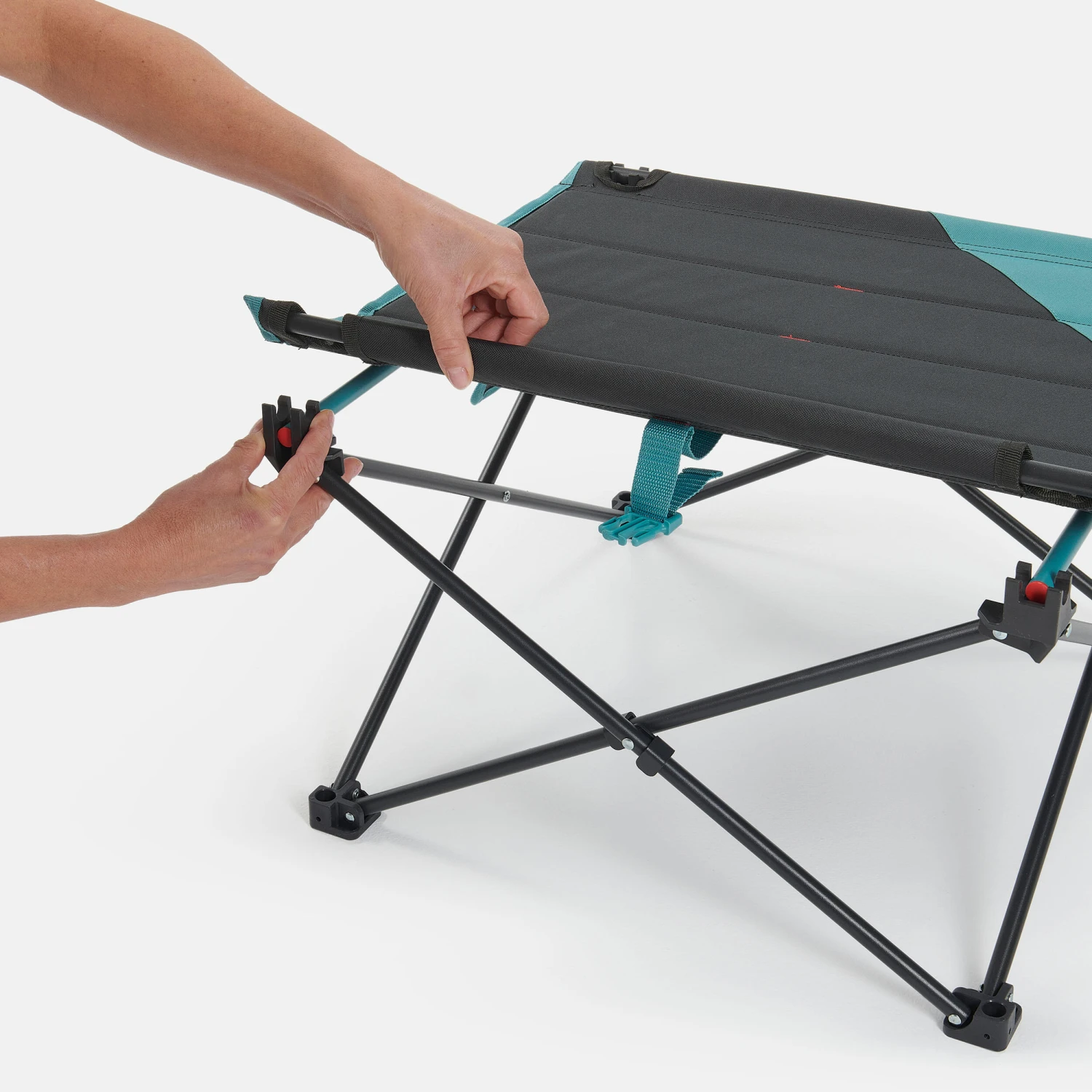 Quechua LOW FOLDING CAMPING TABLE MH100 Grey 16 Quechua LOW FOLDING CAMPING TABLE MH100 Grey - Image 14